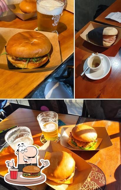 Prenditi un hamburger a La Buttiga Beer Room Martesana