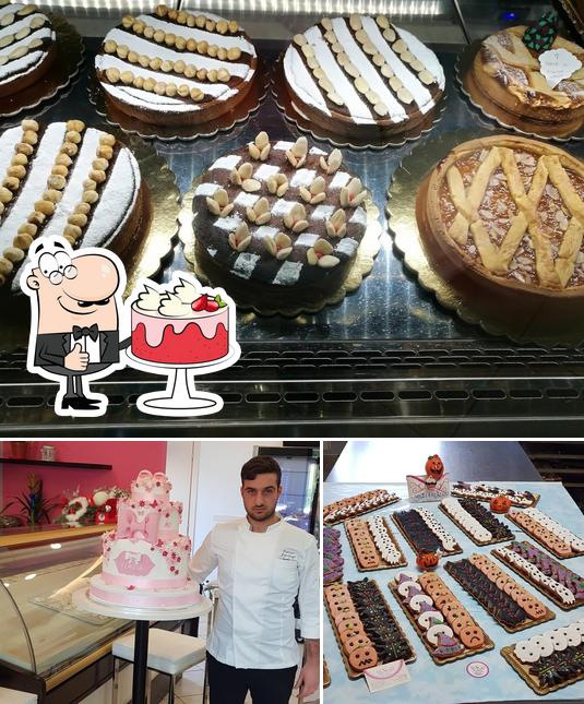 Guarda la foto di Dolci Creazioni Bar Pasticceria