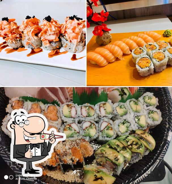 Les sushi sont offerts par Hug Sushi Richmond Hill (Sushi Takeout)