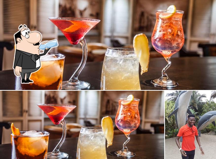 Voici l’image indiquant la boire et fruit de mer sur Tall Ships Cocktails