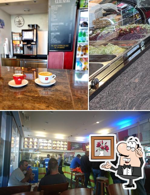Siediti a un tavolo di Tram Point Pizza & Kebab