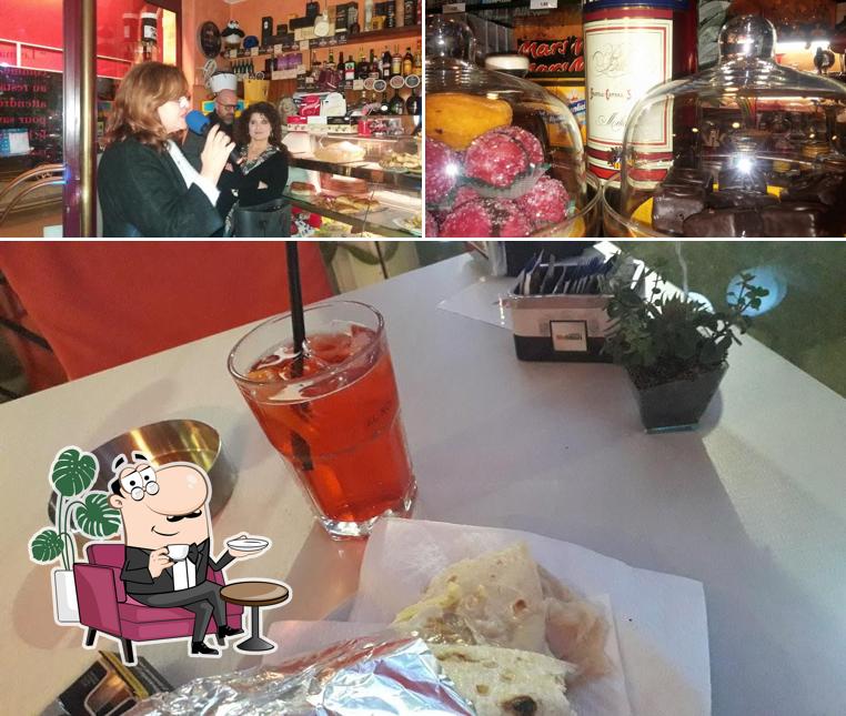 La interni e cibo del ristorante
