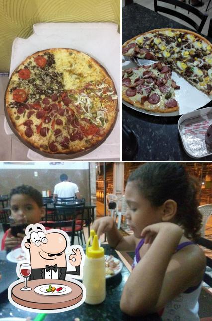 Entre diferentes coisas, comida e interior podem ser encontrados a Pizza & Cia