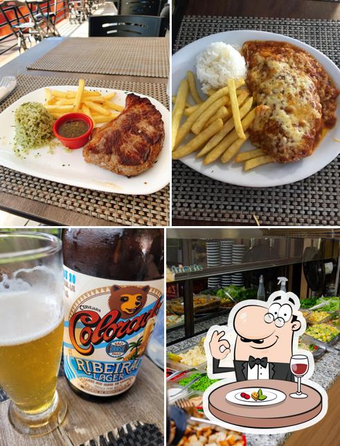 Comida em Restaurante Farofina
