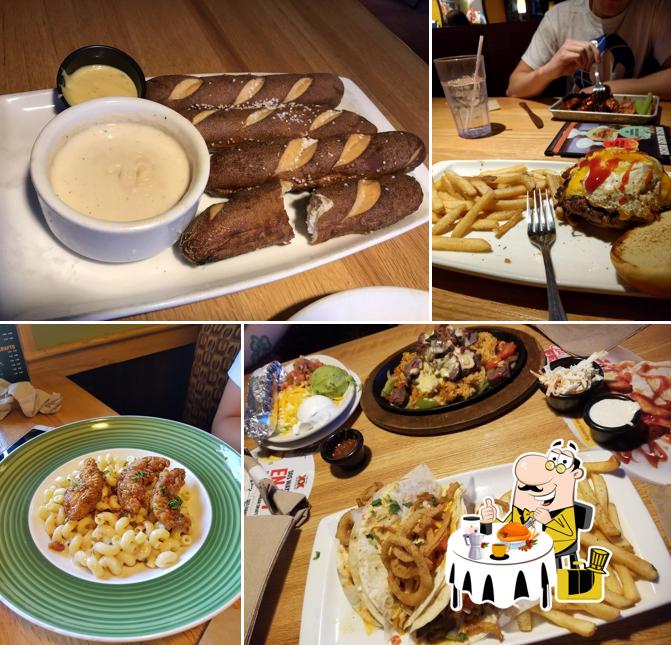 Applebee's Grill + Bar, 3250 Grand Ridge Dr NE in Grand Rapids