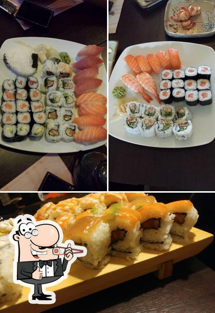 Pide uno de sus distintos tipos de sushi