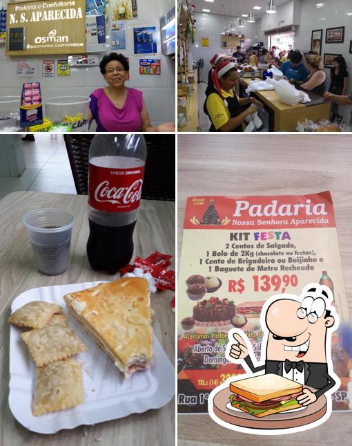 Escolha um sanduíche no Padaria e Rotisseria Nossa Senhora Aparecida