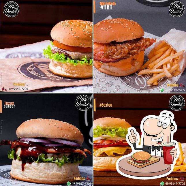 Experimente um hambúrguer no McDaniel's Delivery Burger