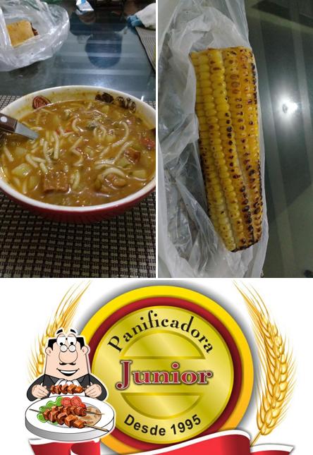 Comida em Panificadora Júnior