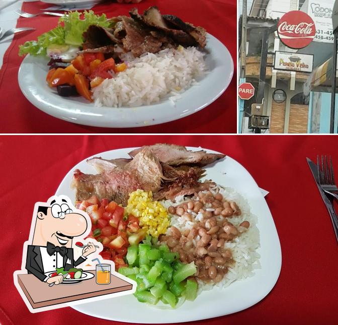 Entre diversos coisas, comida e bebida podem ser encontrados a Restaurante Panela Velha