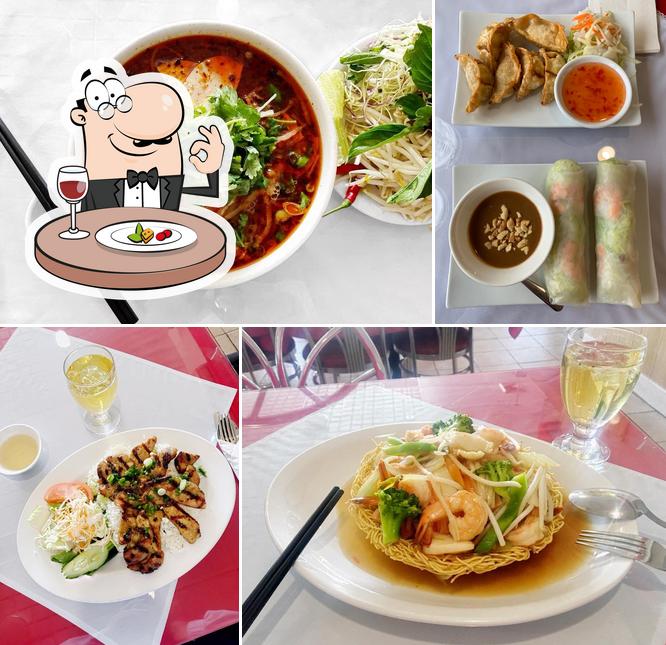 Nourriture à Phở Long Phụng