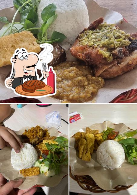 Order meat meals at Warung Ayam Penyet Lombok Ijo