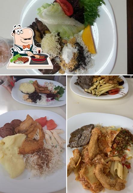 Peça refeições de carne no Restaurante Bom Apetite