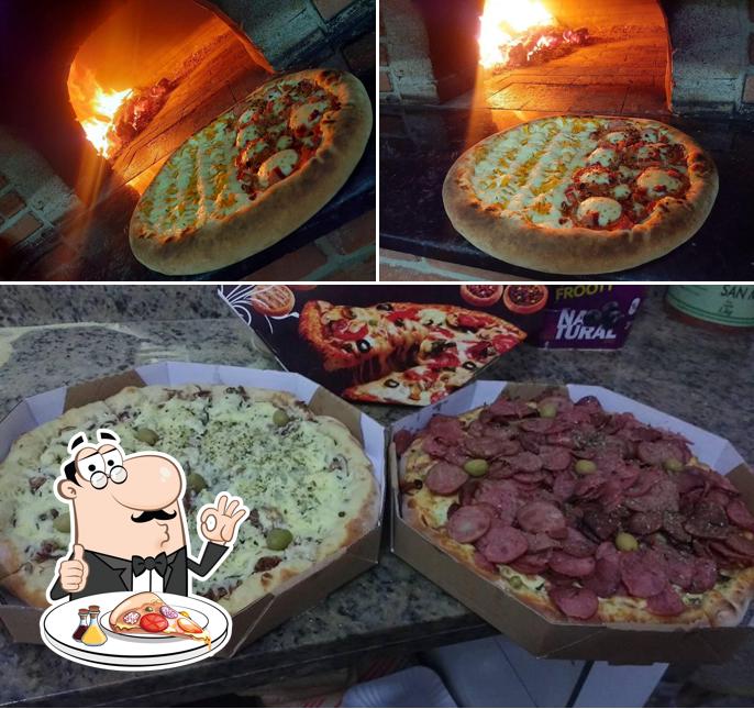 Escolha pizza no Pizzaria Bom Gosto