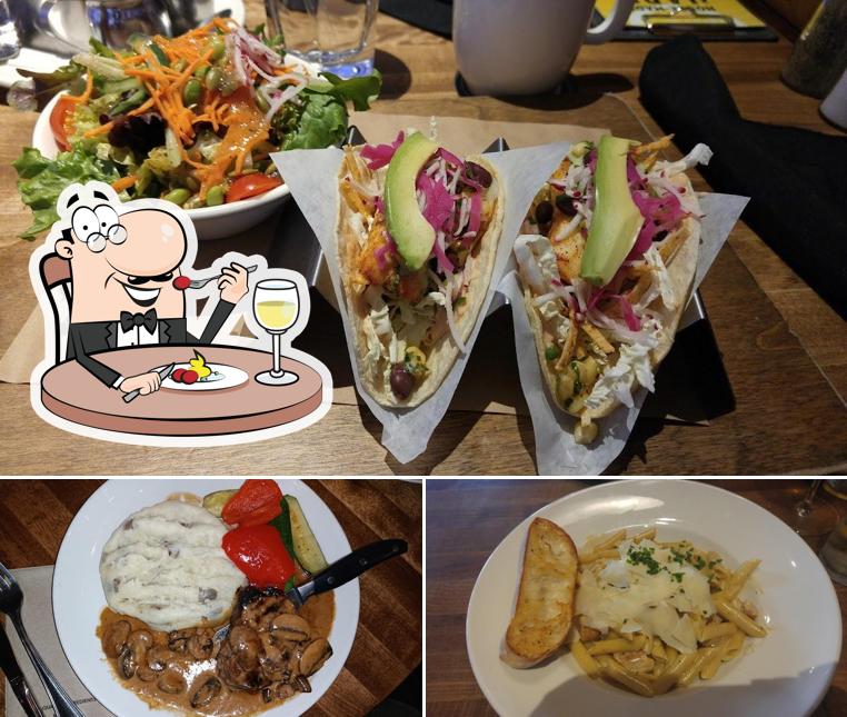 Moxies Bayers Lake Restaurant, 182 Chain Lake Dr in Halifax