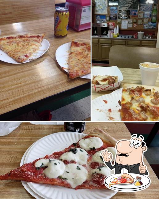 Colandrea Pizza King in Middletown Restaurant menu and reviews