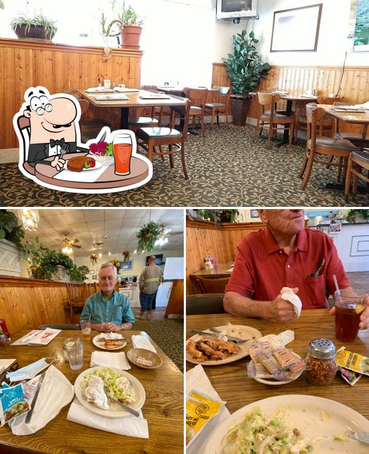 Vasilios Pizzeria in Holly Hill Restaurant menu and reviews