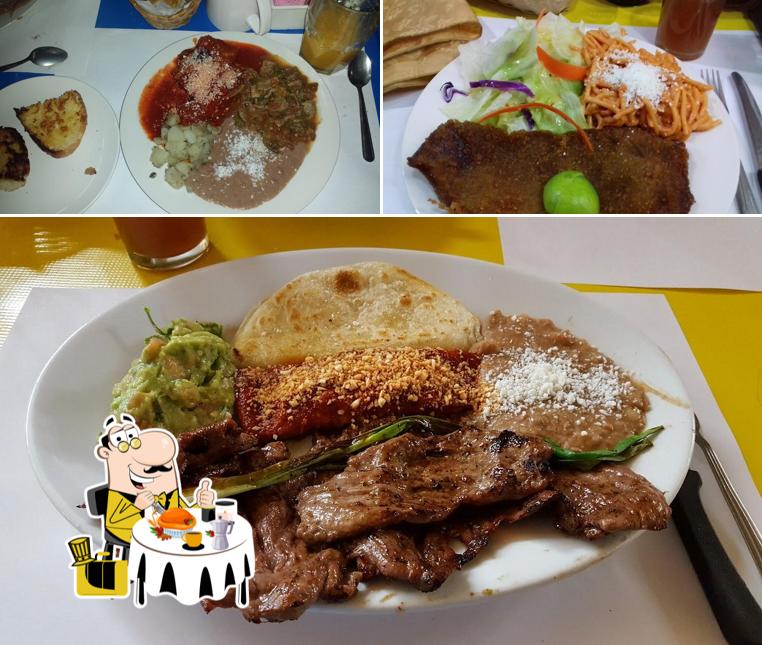 Meals at Rincón Azteca