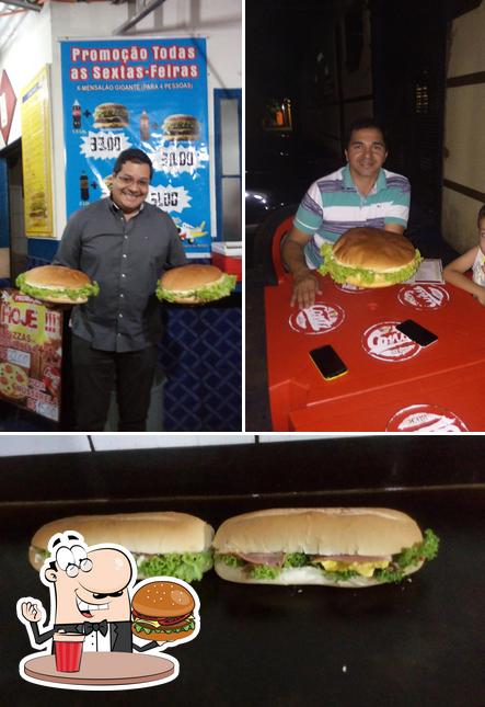 Peça um hambúrguer no Aero Lanches