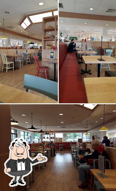 El interior de Morrisons Cafe