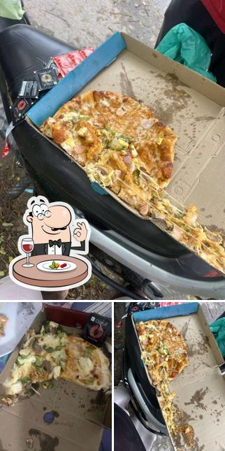 Food at Go Go Pizzeria