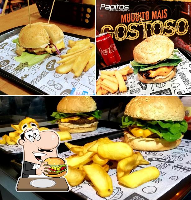 Os hambúrgueres do Papitos Lanches, Burguer's e Porções. irão satisfazer uma variedade de gostos