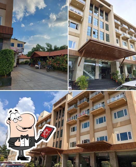The exterior of Hotel Durgada Siri