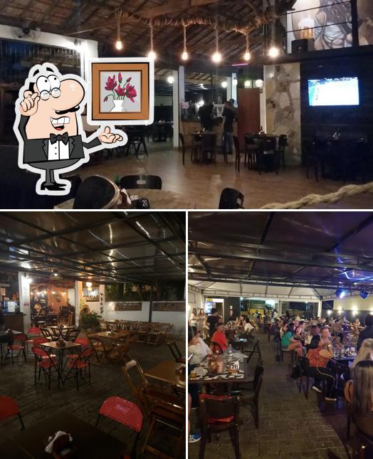 Veja imagens do interior do Eremita Bar
