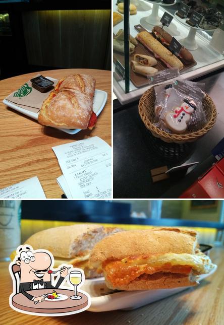 Starbucks Gran Patio Toluca cafe, Toluca Restaurant reviews
