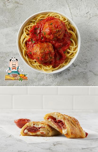 Spaghetti bolognese at Sbarro