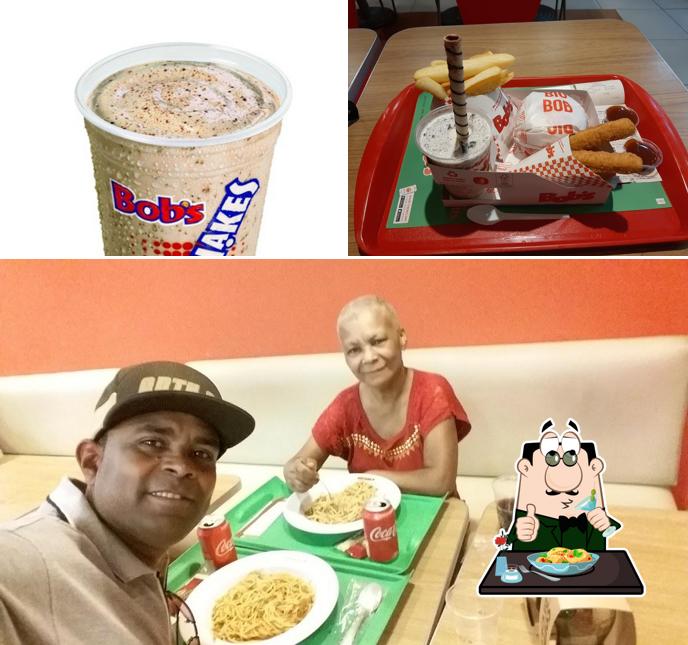 A foto da comida e bebida no Bob's Shakes - Rodoviária Novo Rio 1