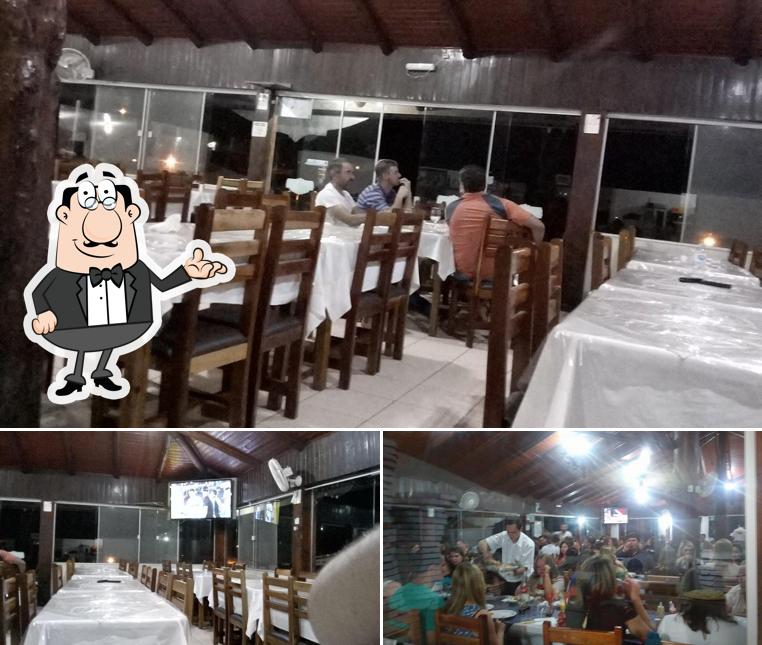 Veja imagens do interior do Churrascaria Iguaçu
