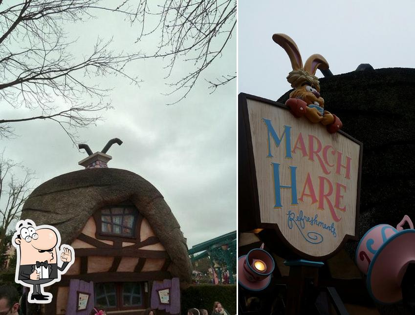 Regarder la photo de March Hare Refreshments