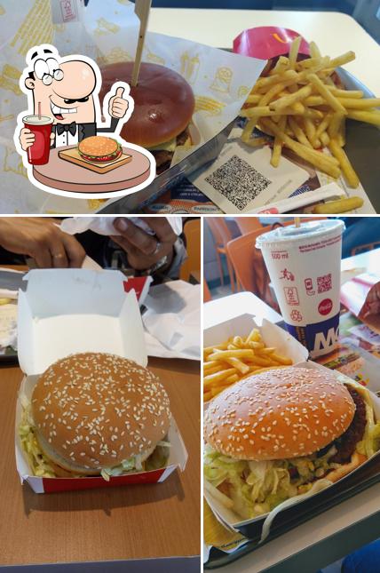 Experimente um hambúrguer no McDonald's