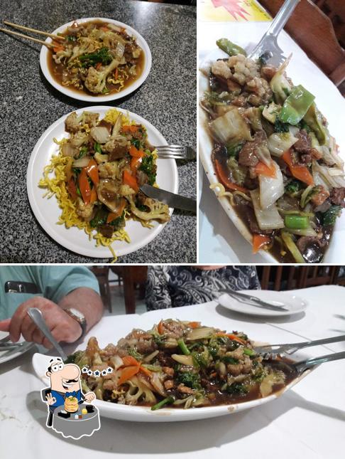 Platos en Restaurante Dragão Chines