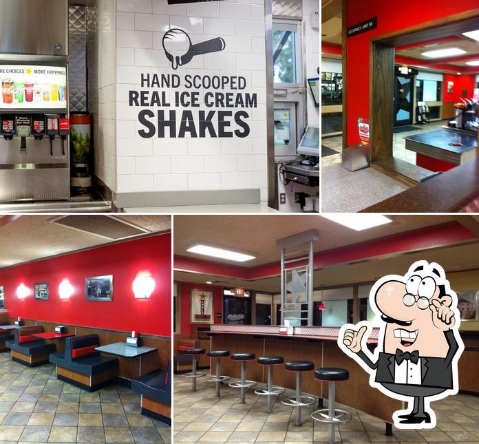 Carl's Jr., 1400 V St in Merced - Restaurant menu and reviews