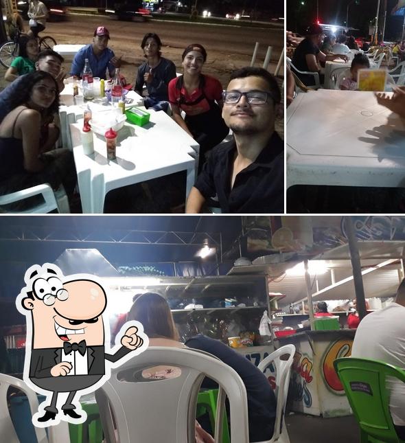 O interior do Cazuzas Lanches