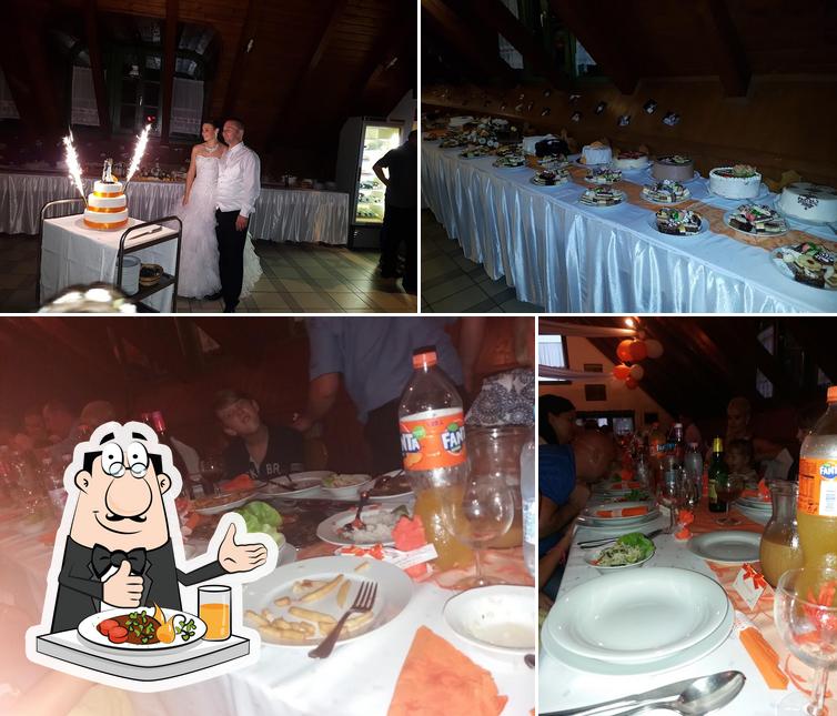 Check out the picture showing food and dining table at Hét Vezér Csárda