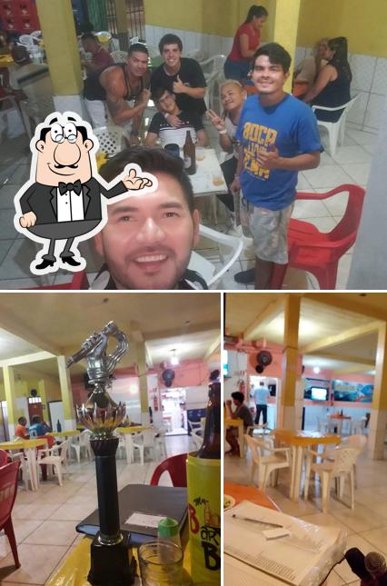 O interior do Clube Do Videokê Cidade Nova II