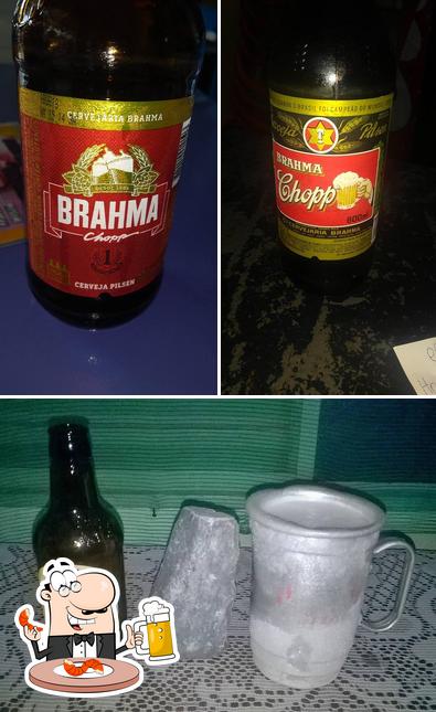 Peça um copo de cerveja leve ou escura