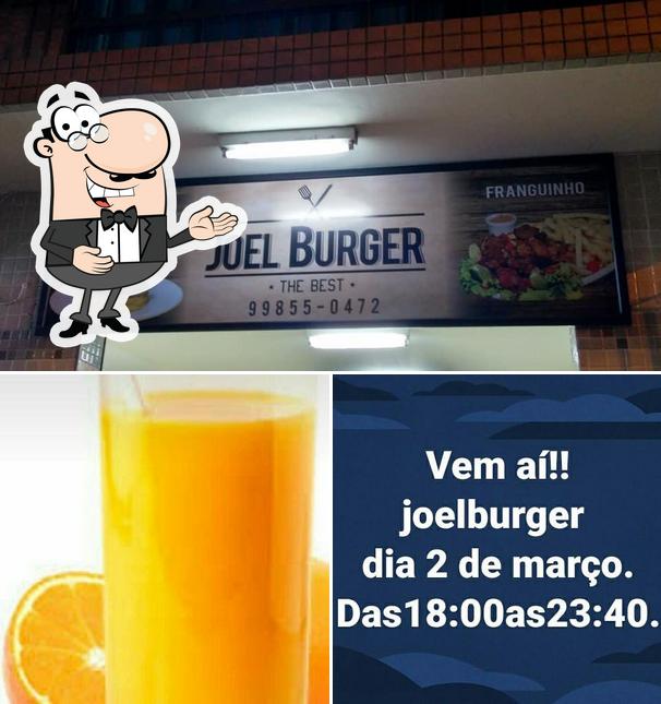 Look at the photo of Joelburger