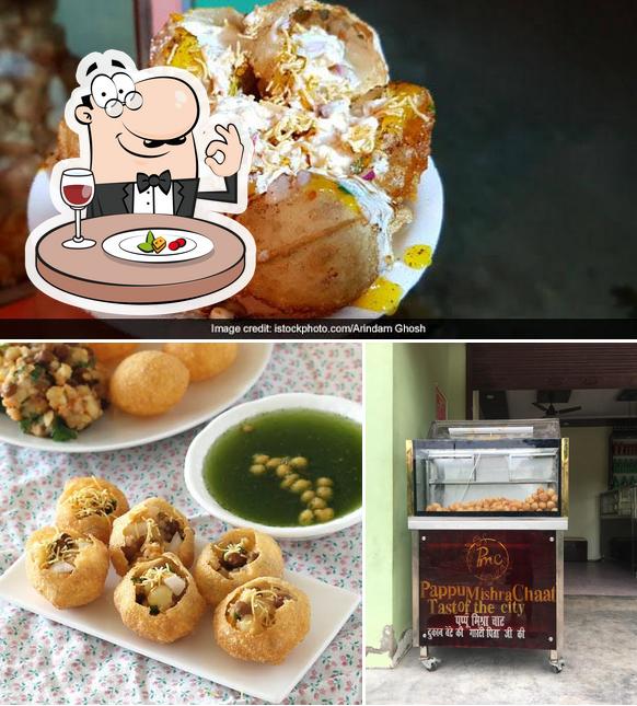 Food at (Pmc) Pappu Mishra chat corner