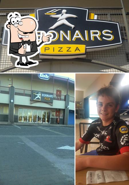 Regarder l'image de Debonairs Pizza