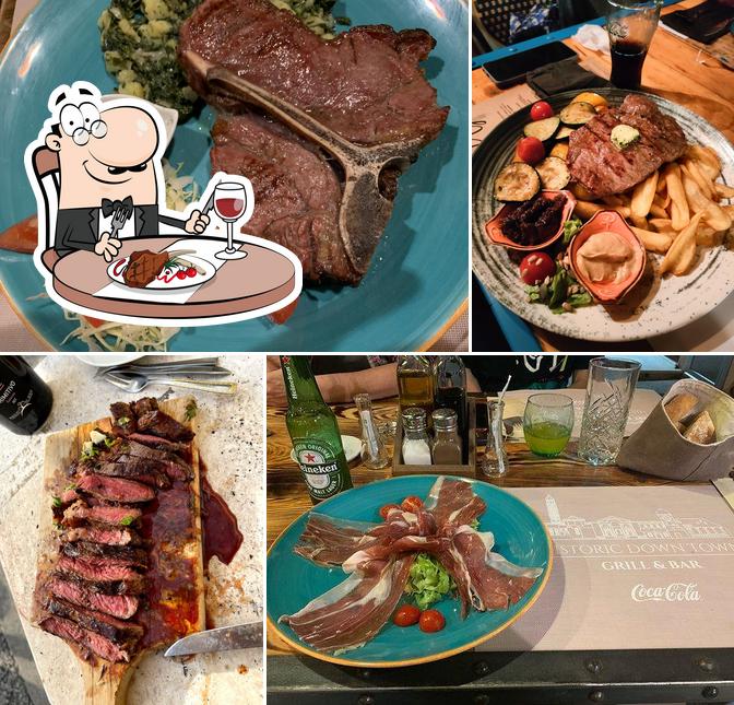 Prenditi i piatti di carne a Downtown Grill Split steak & seafood
