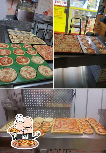 Scegli tra le svariate varianti di pizza