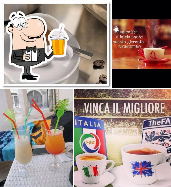 Goditi un drink a Bar Colonna dell'arte