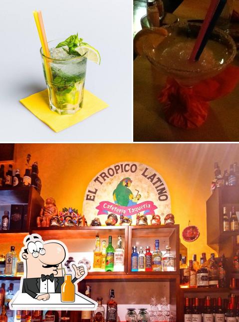 Goditi qualcosa da bere a El Tropico Latino