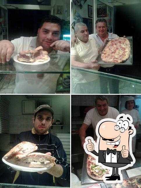 Vedi la immagine di Pizzeria O'Scugnizzo Di Apuzzo Cosimo