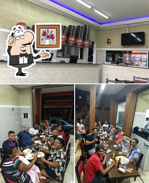 O interior do PIZZARIA UNIÃO - (Jd.da Conquista)