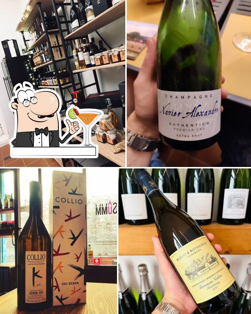 Goditi un drink dal menu